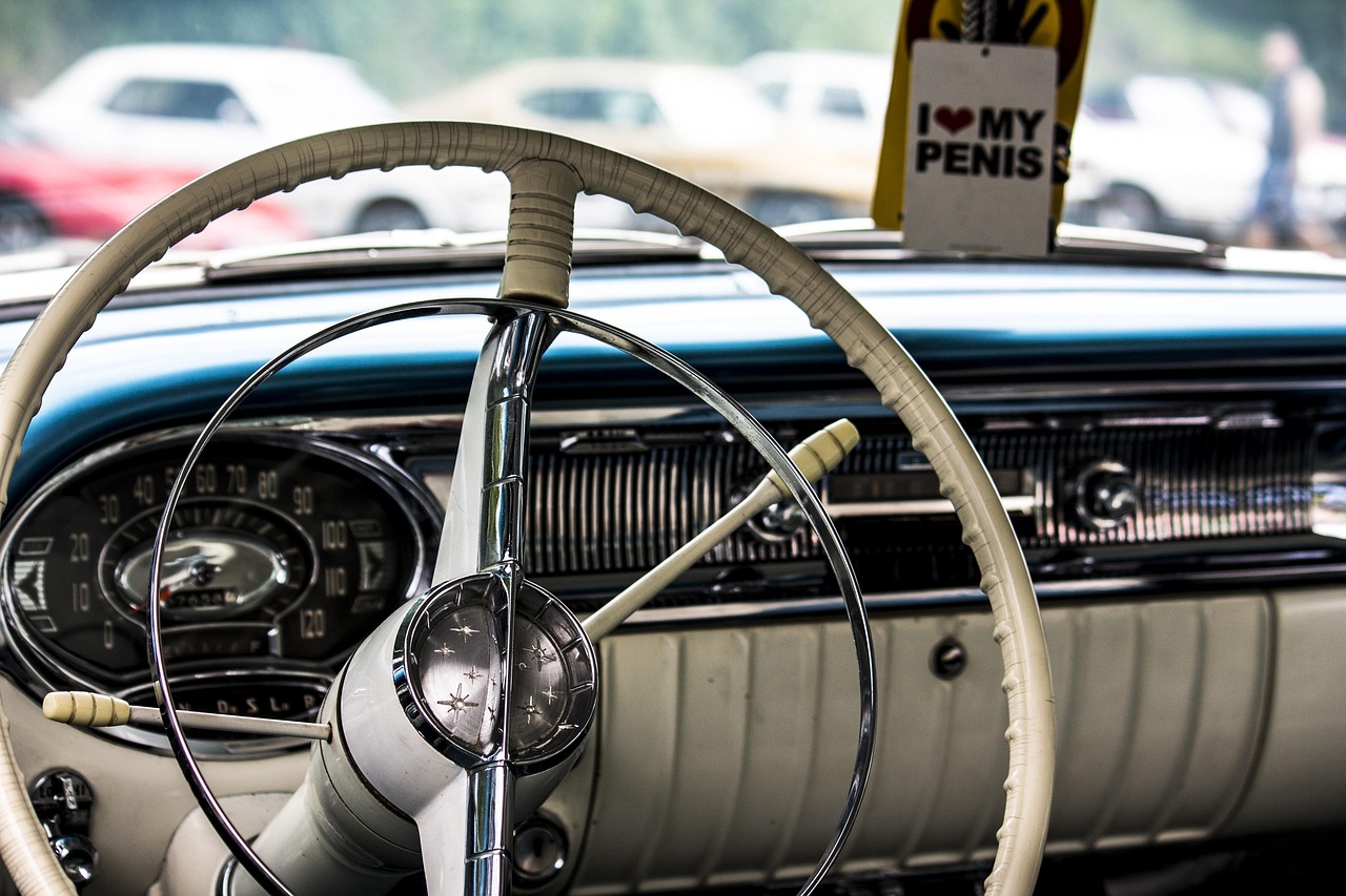 一汽尖頭最新款牽引車，卓越性能引領行業(yè)潮流